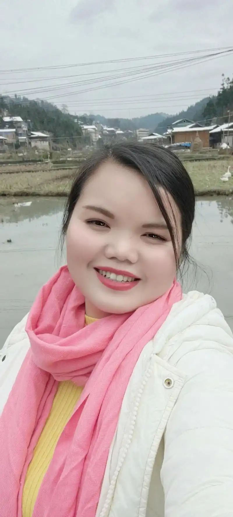 我家住在山卡卡条件有点差 #农村姑娘你会嫌弃吗 #再不卖萌 - 抖音