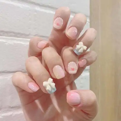 彩虹色美甲少女心美甲显嫩美甲