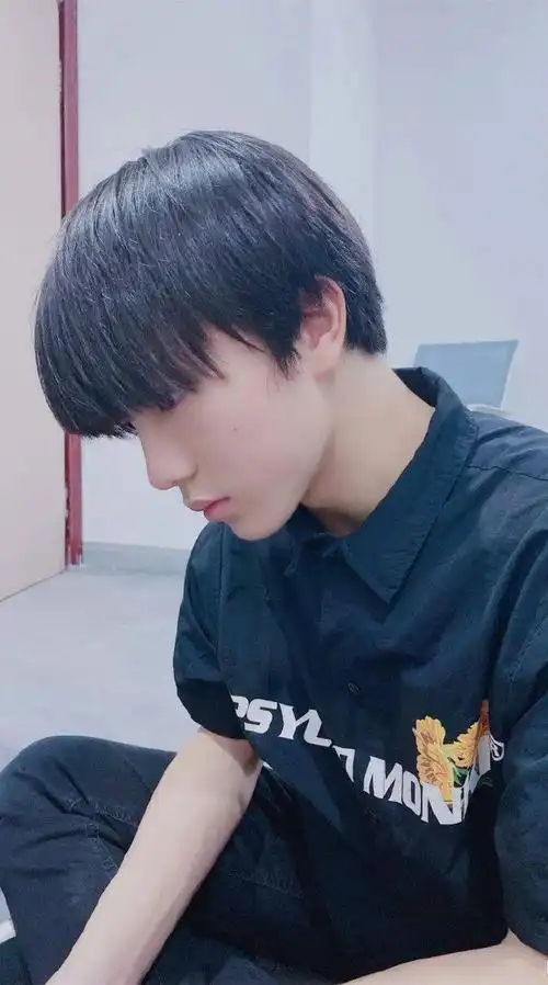 手机壁纸苏新皓