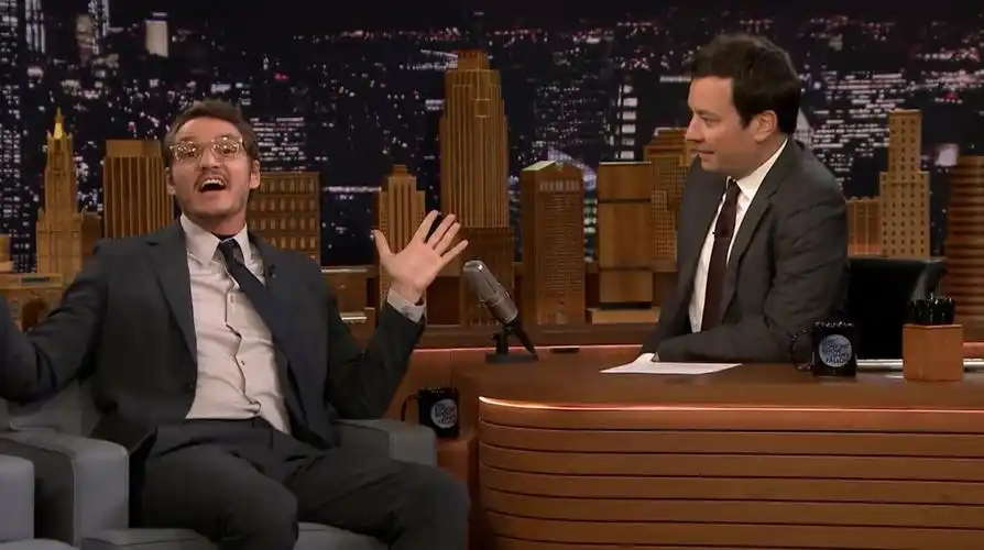 的"红毒蛇"佩德罗·帕斯卡登上美国著名夜间访谈节目吉米·肥伦秀,与