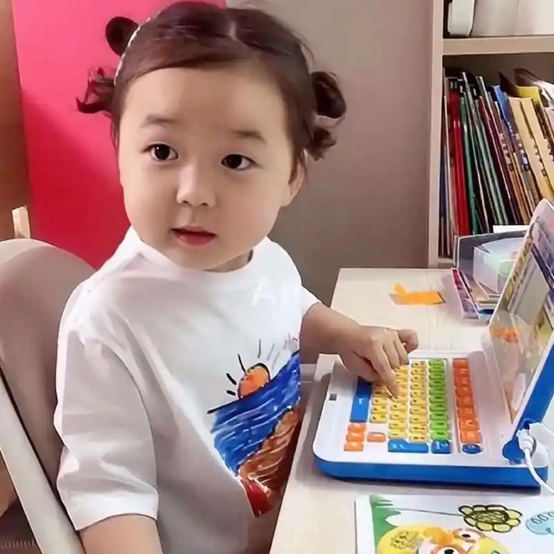 可爱小温!#黄夏温 #哈温 #哈温表情包 # - 抖音