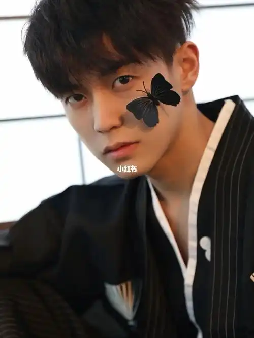 余庆伟  "抽烟 喝酒 熬夜 玩游戏 画大饼 " "始于颜值,终于三观""是