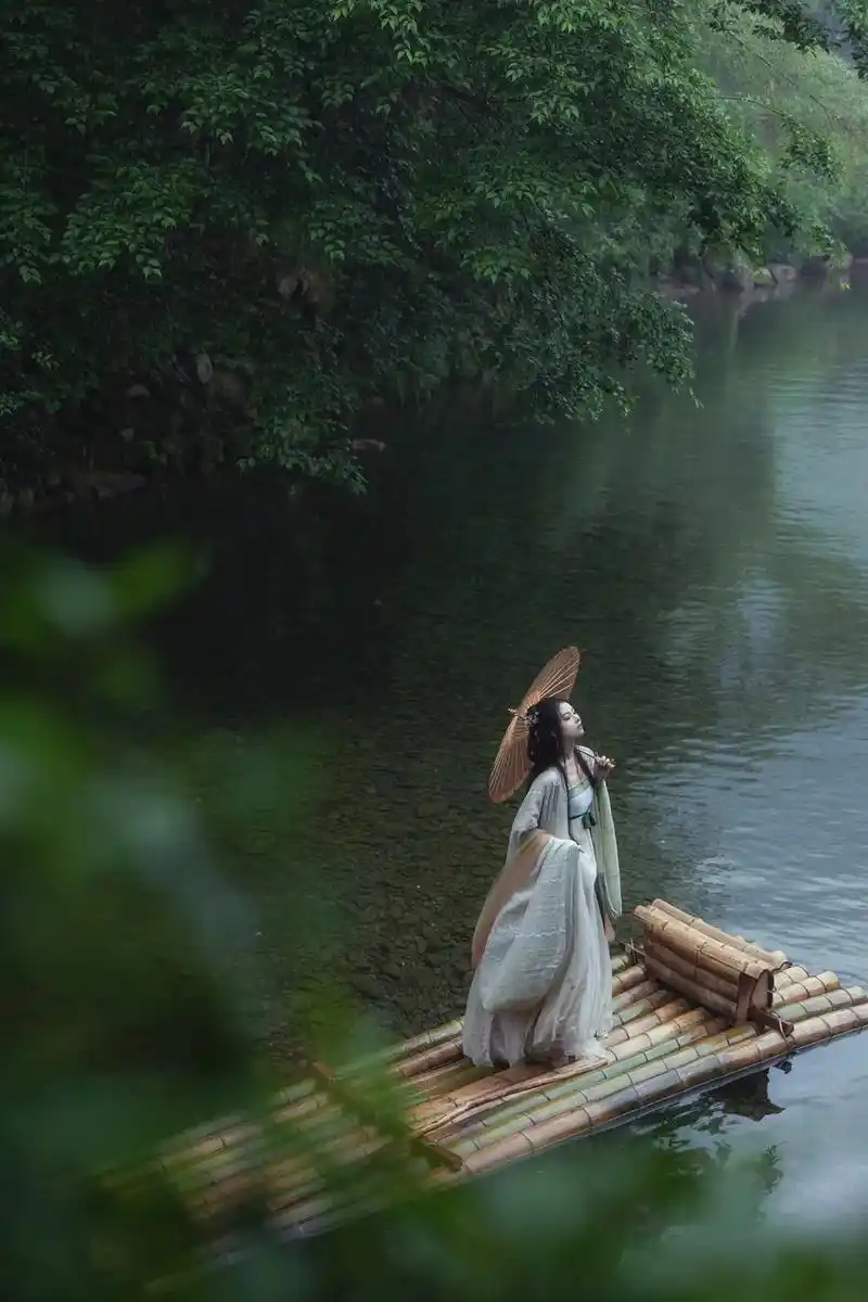 山间 #古风 #江南烟雨 #氛围感 - 抖音