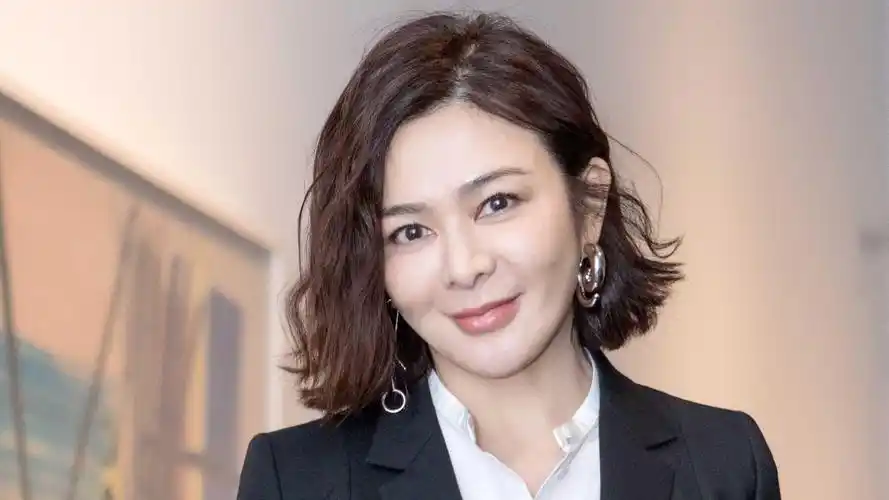 关之琳近况曝光,身家超过5亿元,还将4亿多财产留给亲弟弟!