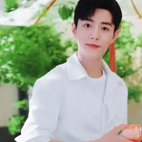 肖战宣布加盟拾光盛典又有第2场直播6月行程十分紧凑