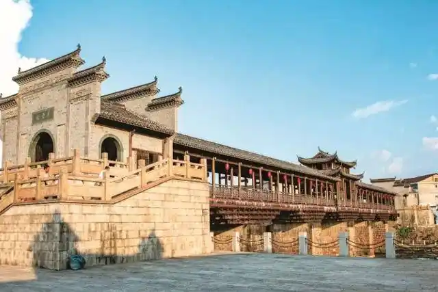 原创100多幢赣派建筑600多家特色店铺江西这座古城还有2座古桥