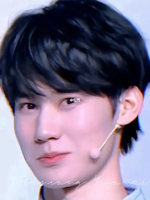 小样 看哥不迷死你#张真源  #挑眉杀  #该死的魅力