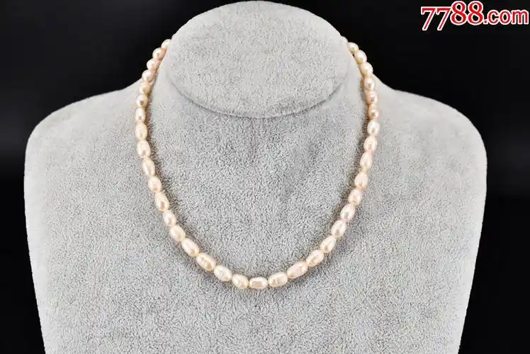 《纯天然珍珠项链》一条全新单颗珍珠尺寸:0.86*0.