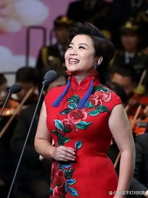 歌唱家张也单身55岁无子女与男闺蜜吕继宏的感情让人羡慕