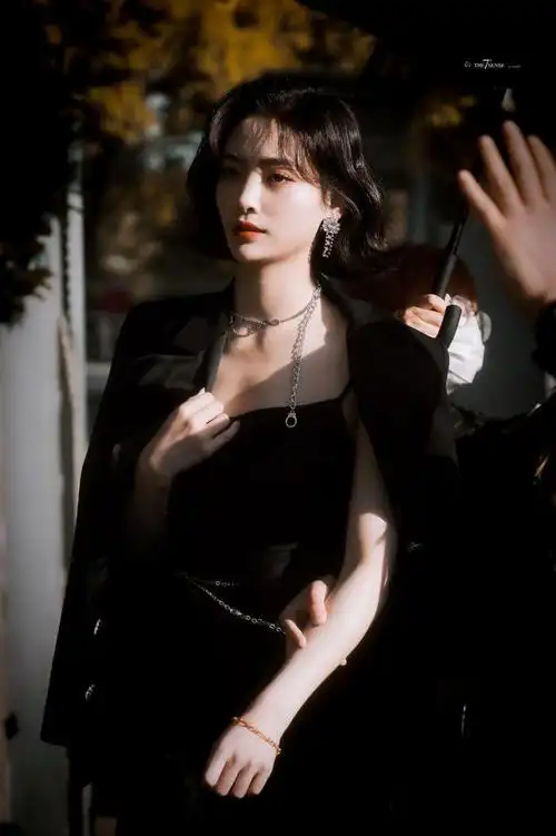 美女明星许佳琪写真图集