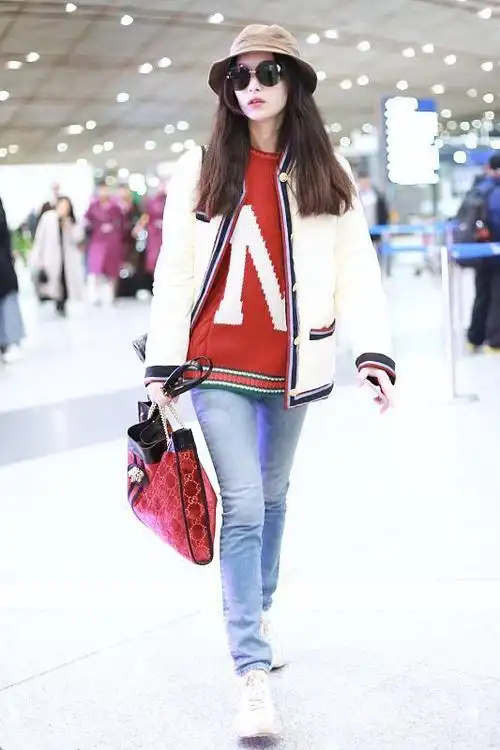 倪妮的时尚真挺洒脱的随性的搭配很简约真是没有明星架子