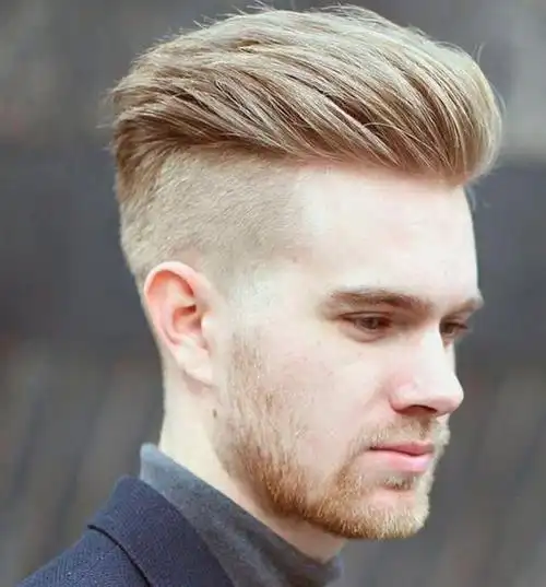 换上大背头发型,帅气有型又时尚,举手投足尽显时尚气质,又酷又帅