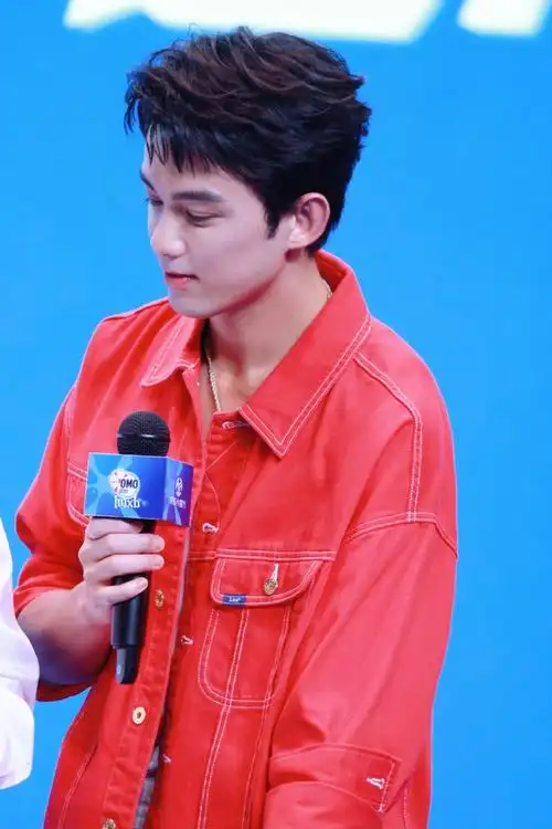 吴磊超话#和吴磊一起净享奥妙快洗#    偶遇一位吴磊粉丝三号@吴磊leo