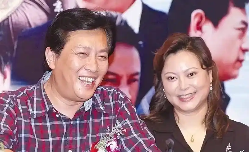 原创奶油小生唐国强前妻除夕夜自尽被说渣男靠诸葛亮成功洗白