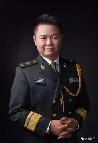 1997年至今曾任排长,副连职,正连职,副营职副队长正营职队长,现任装甲