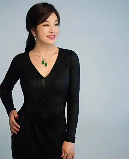 71岁刘晓庆近照!