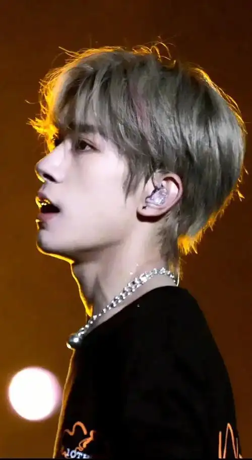 那双眼睛最漂亮  花儿一样怒放#易烊千玺 - 抖音