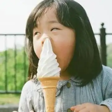 最新搞怪逗比可爱小女孩头像