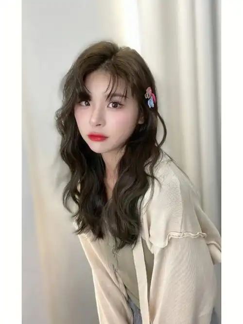 法式烫发法式烫发#慵懒烫发喜欢自然烫发的小姐姐可以尝试同款哦!