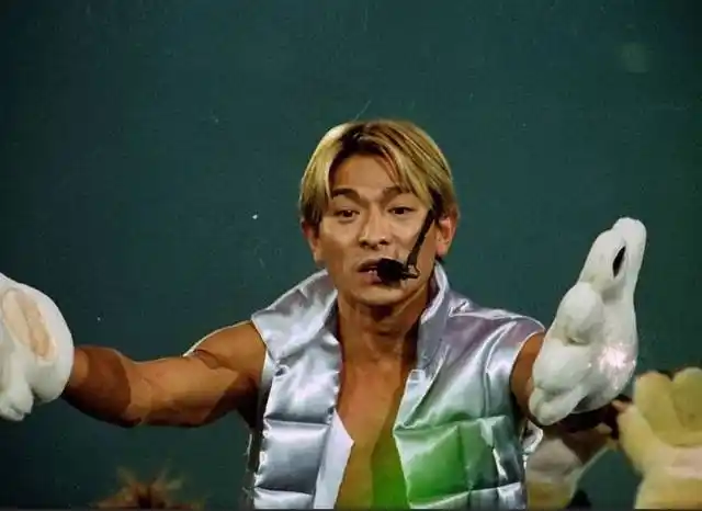 刘德华金色头发,被网友称为"最帅金毛",颜值的巅峰期,又能驾驭金色和