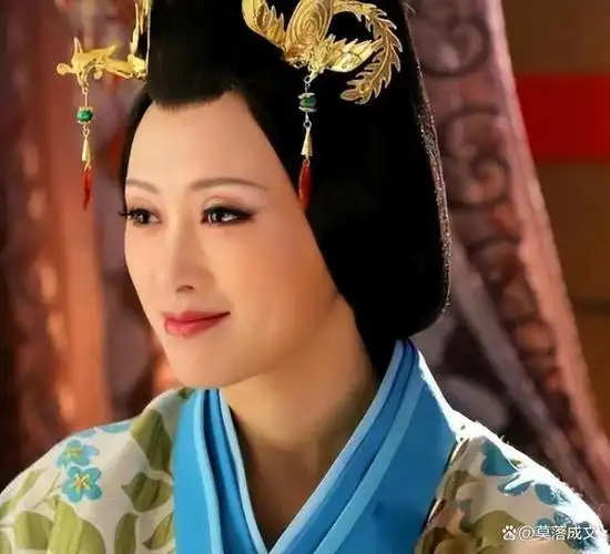 23岁成名,做10年黄金女配39岁生下独女,丈夫心疼将全部财产给她