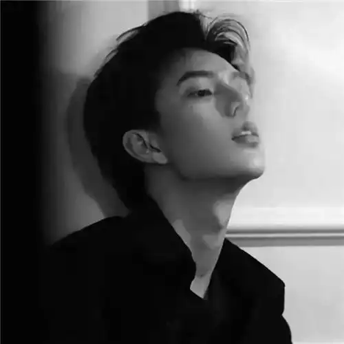 男人黑白头像男人味