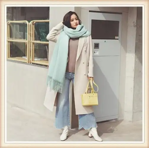 米色大衣搭配米色大衣流行到现在