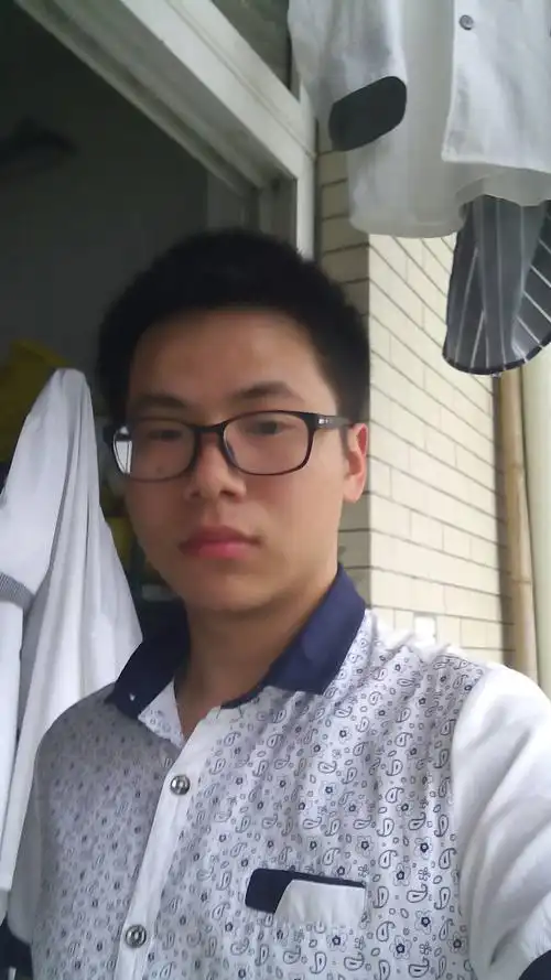 本人身高170cm,体重130斤.一年四季春夏秋冬各穿什么样的西服啊?