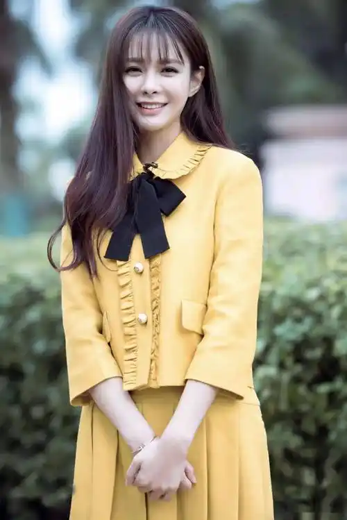 迷人风采沈梦辰,34岁性感写真,杜海涛的女神,美貌与魅力兼备!