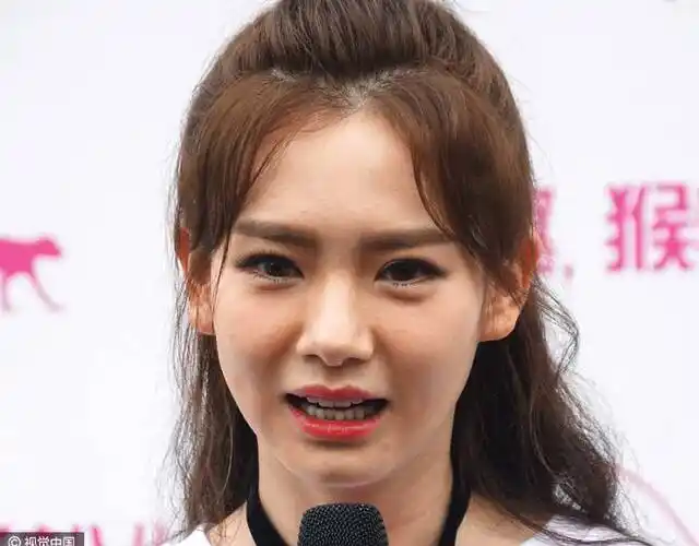 戚薇整容了?嘟嘴卖萌美美哒