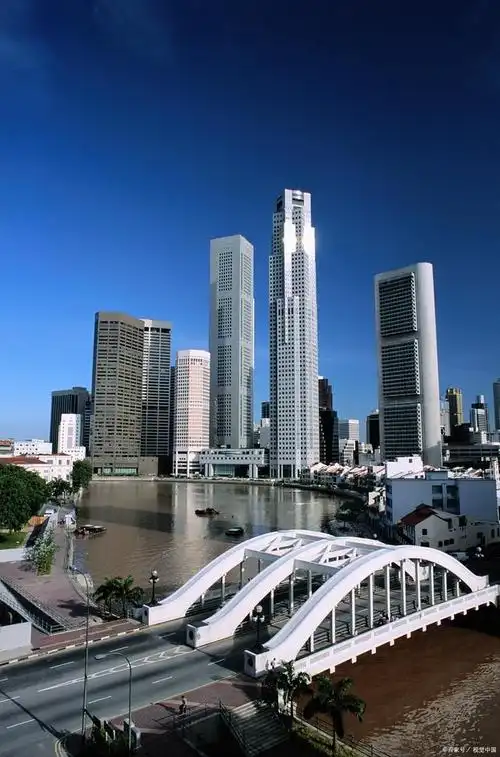 加拿大首都是渥太华,这座城市不仅作为加拿大的政治中心,更承载了丰富