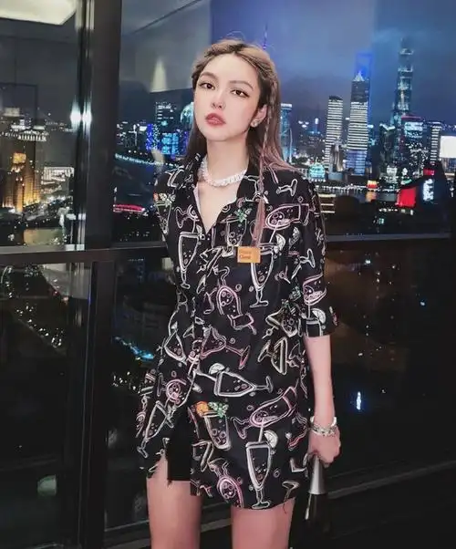 周扬青太懂打扮个头不高总能穿出好比例难怪能撩到富家公子哥