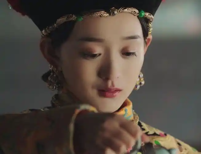 她于30岁入宫,而乾隆却对她十分宠爱,逝世后皇帝为她停朝3天