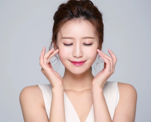 女生都希望自己拥有一个水嫩,细腻有光泽的皮肤,但是拥有这种皮肤的人