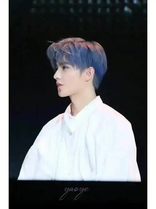 来一组蓝发奶奶灰的杨洋