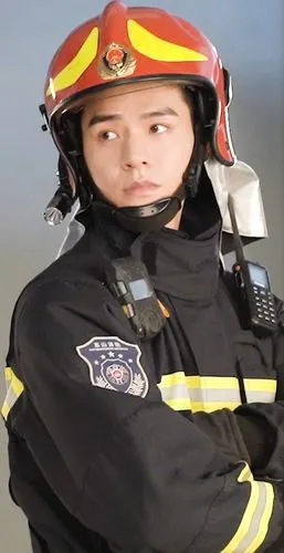 还有谁没看霍副站长龚俊simon的心动瞬间侧颜皱眉敬礼