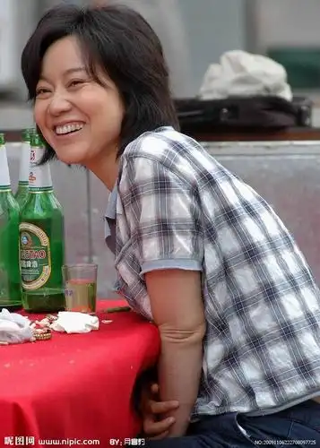 闫妮:如果非要攀比人生,女人前半生没什么可比的,主要比后半生