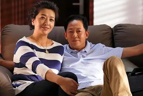 王志文,靳东都没娶到的江珊,为什么最后嫁给了平平无奇的他