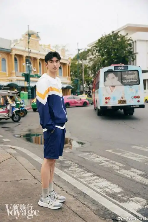 每一身穿搭都各有特色,张云龙的身材比例太好啦!
