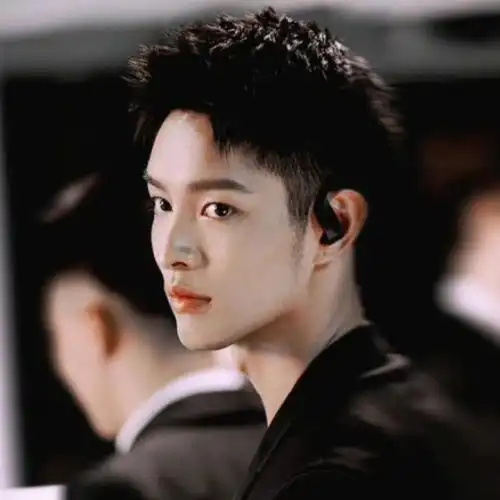 这剧也太上头了姐妹们一边嫌它土一边姨母笑#曹佑宁  #厉腾寸头