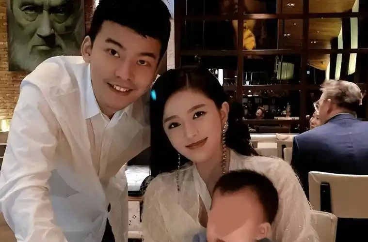 被富二代前男友称作"白眼狼"的吉克隽逸,还能被网友宽容多久?