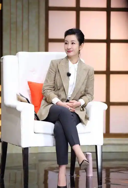 41岁秦海璐美的高级!