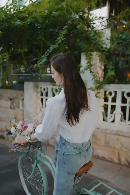 秋冬白衬衫怎么穿刘诗诗刘雯10套穿搭教会你4款实用风格