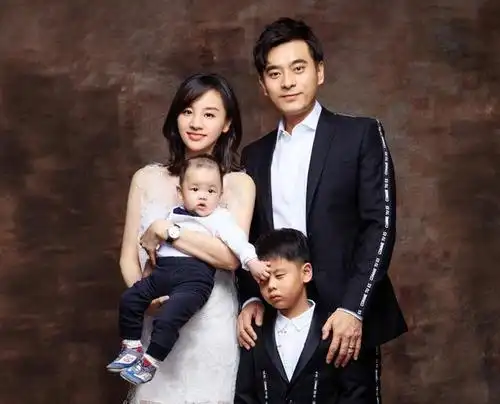 陈龙章龄之夫妇全家福