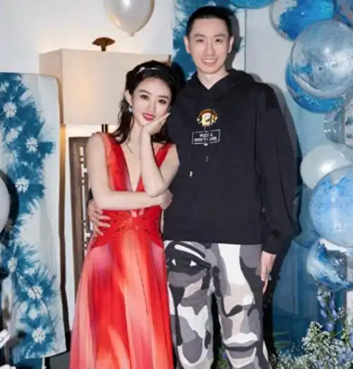 赵丽颖36岁生日收到亲密男友惊喜,搂腰晒合照太般配!