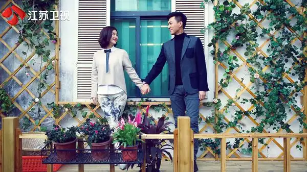 都市情感剧《我们的爱》由易寒执导,靳东,潘虹,童蕾,王芷璇等主演