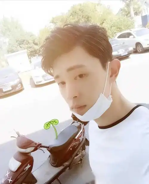 邓伦彻底退圈注销工作室本人邋遢发福至160斤已转型成商