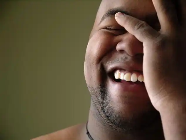 开怀大笑的搞笑图片