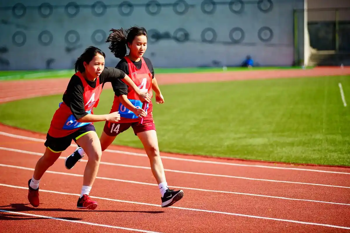 黔西南州2023年中小学生田径运动会赛事 精彩图片合集#布依 - 抖音