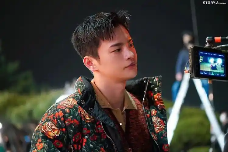 这几张都很好看,不胖啊!#徐仁国  #美男堂  #推特 #love